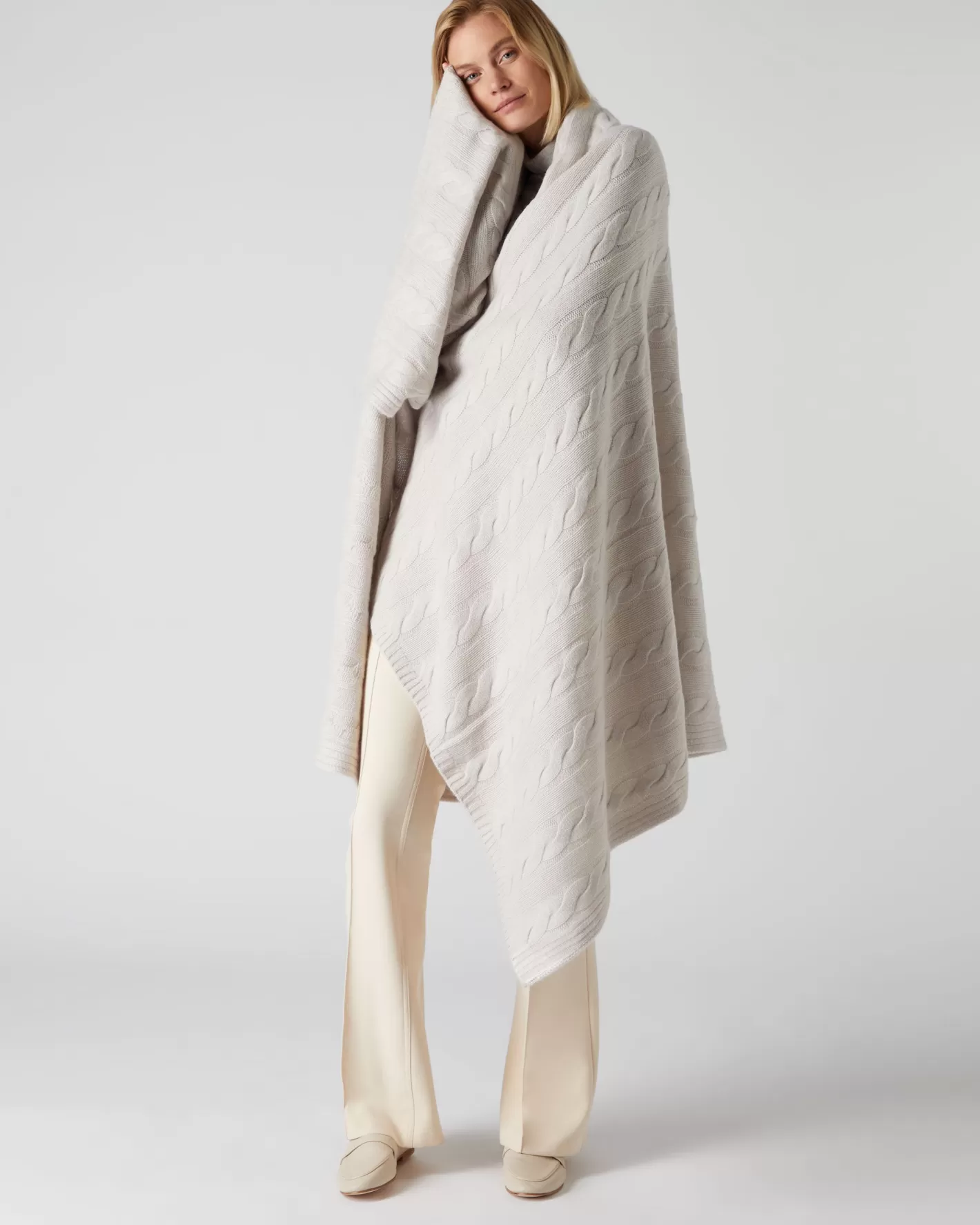 N.Peal Cable Cashmere Throw*Women Homeware | Homeware