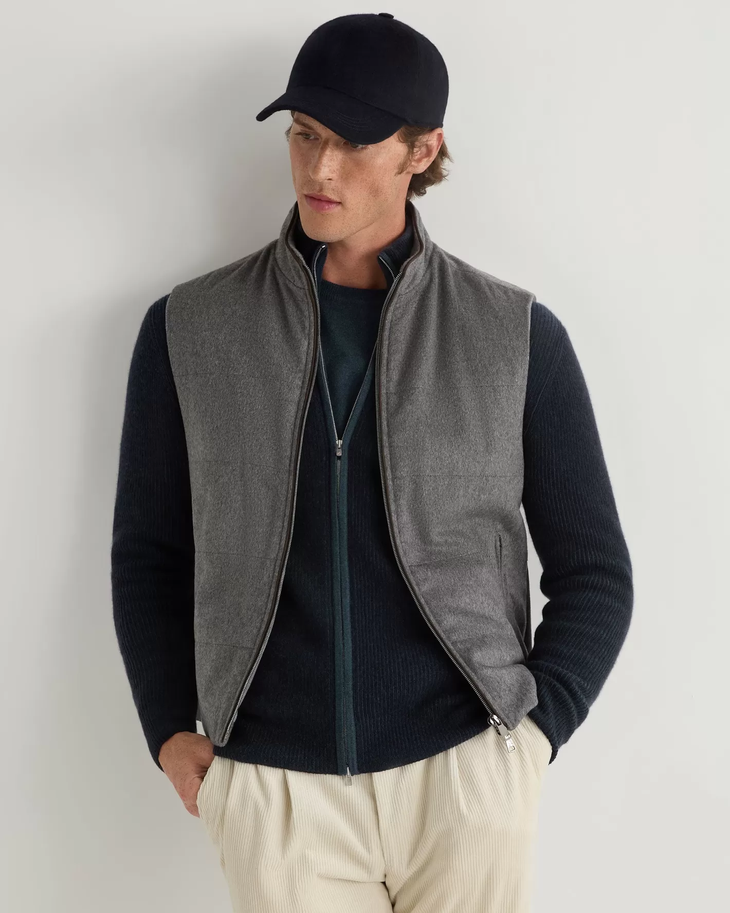 N.Peal Men's Belgravia Cashmere Gilet* Dark Grey | Brooklyn