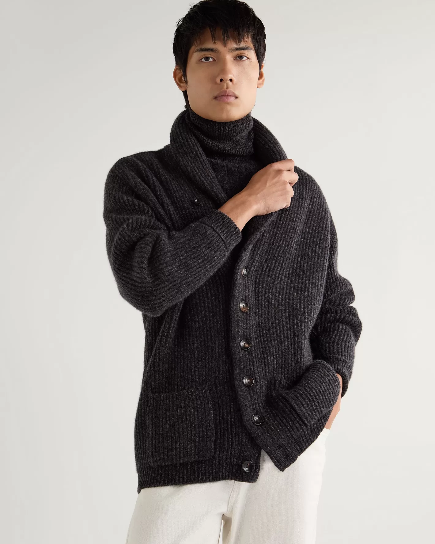 N.Peal Men's Kensington Cashmere Cardigan* Dark Grey | Textured Knits