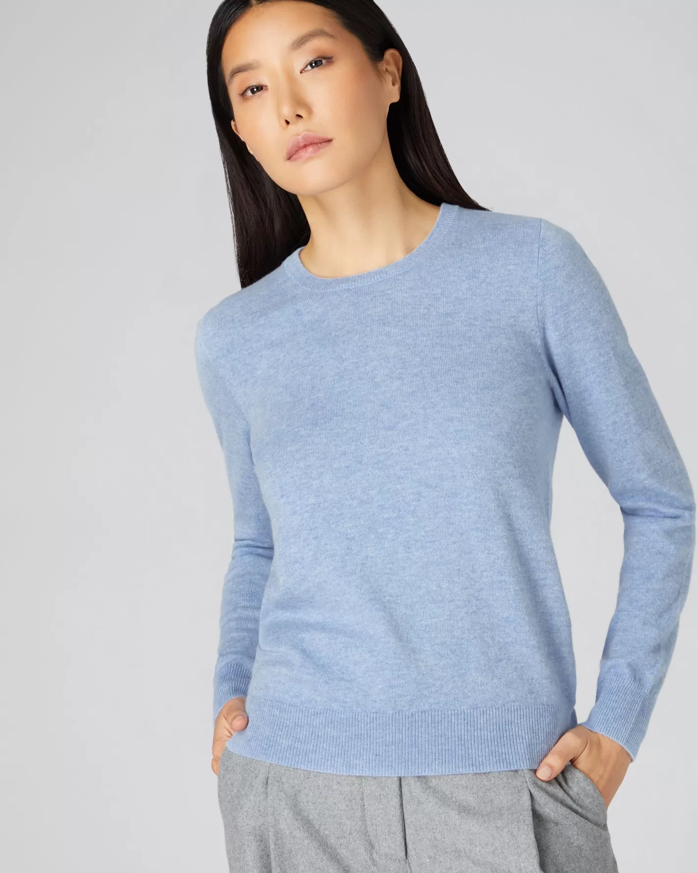 N.Peal Women's Evie Classic Round Neck Cashmere Sweater*Women Blue | Classic Cashmere