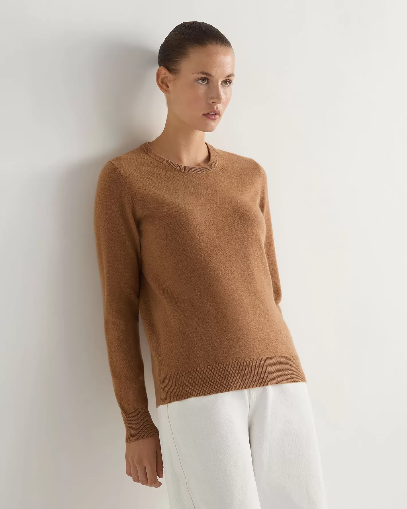 N.Peal Women's Evie Classic Round Neck Cashmere Sweater*Women Organic Cashmere | Brown