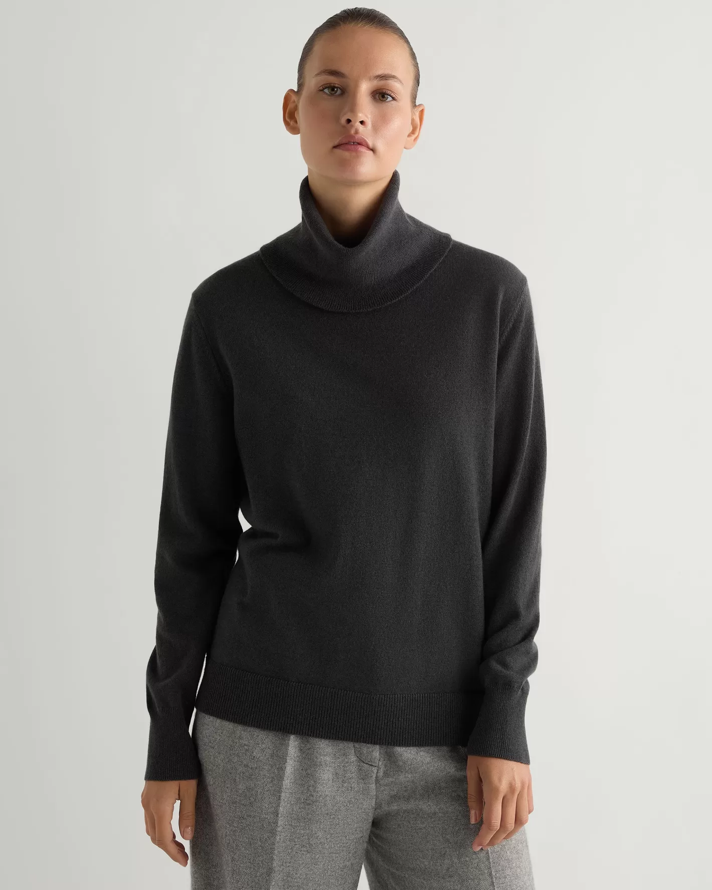 N.Peal Women's Loose Turtle Neck Cashmere Sweater*Women Dark Grey | Classic Cashmere