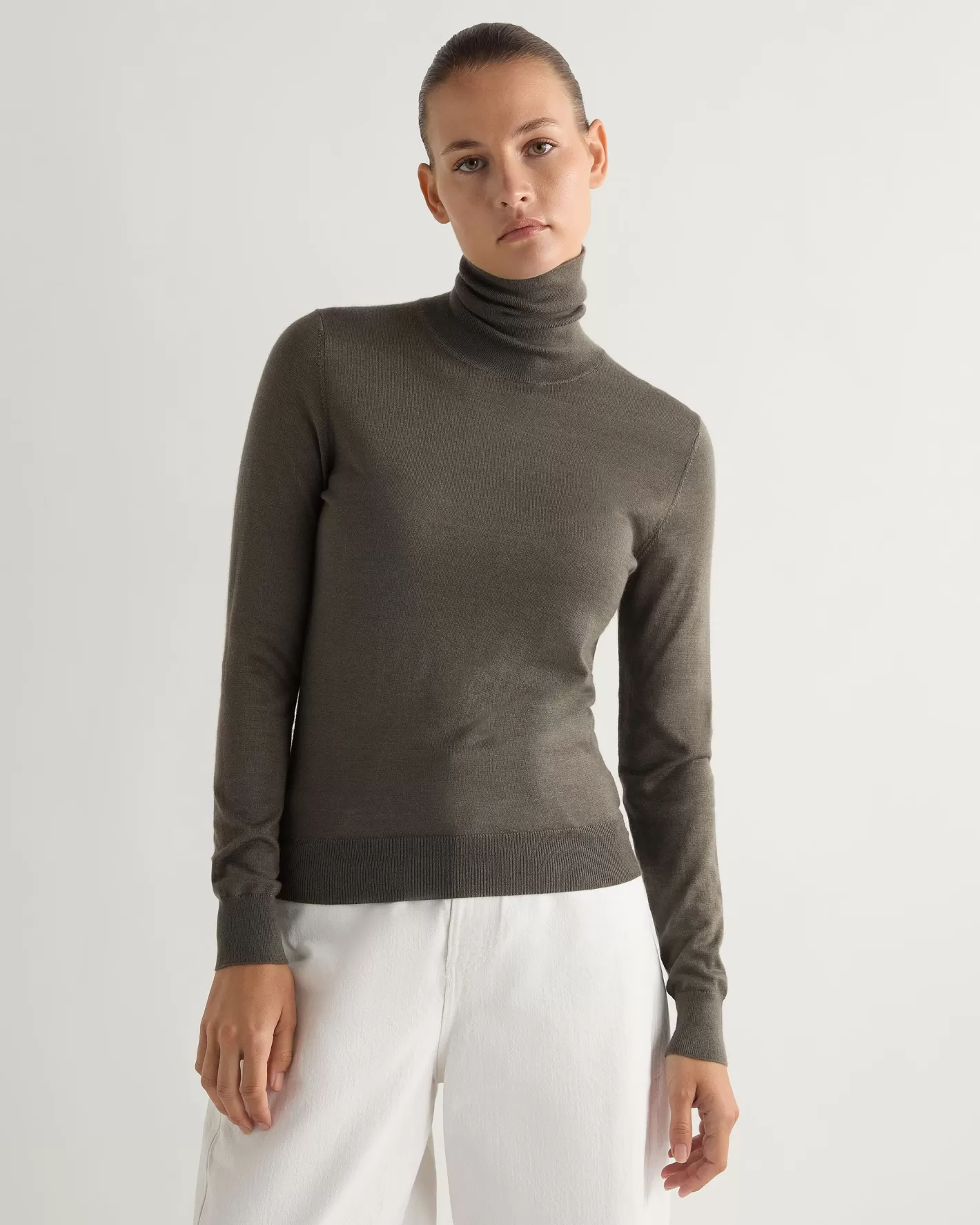 N.Peal Women's Margot Superfine Cashmere Turtle Neck Sweater*Women Natural | Brown