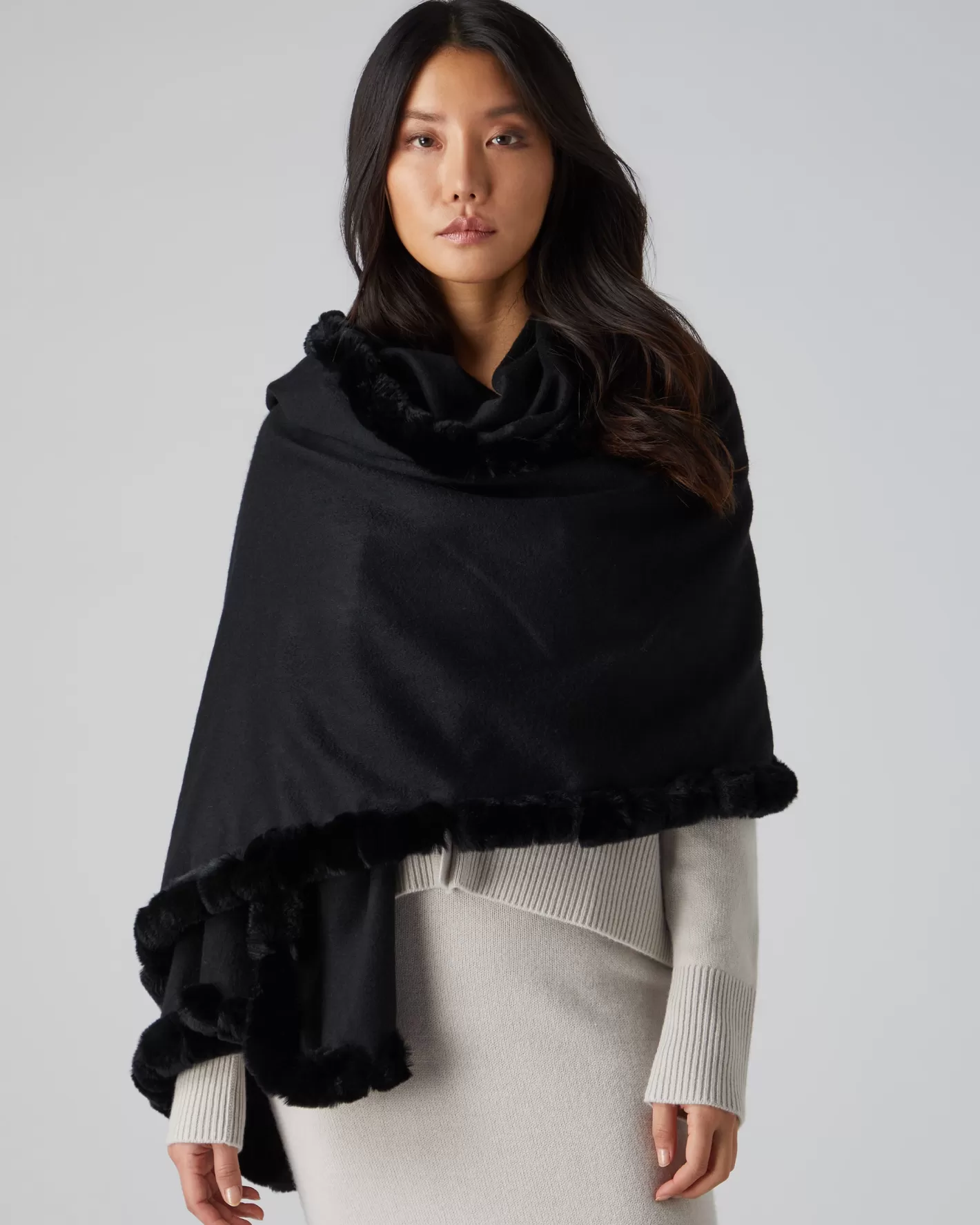 N.Peal Women's Meribel Woven Fur Trim Cashmere Shawl*Women Fur Trim Accessories | Pashminas, Wraps & Shawls