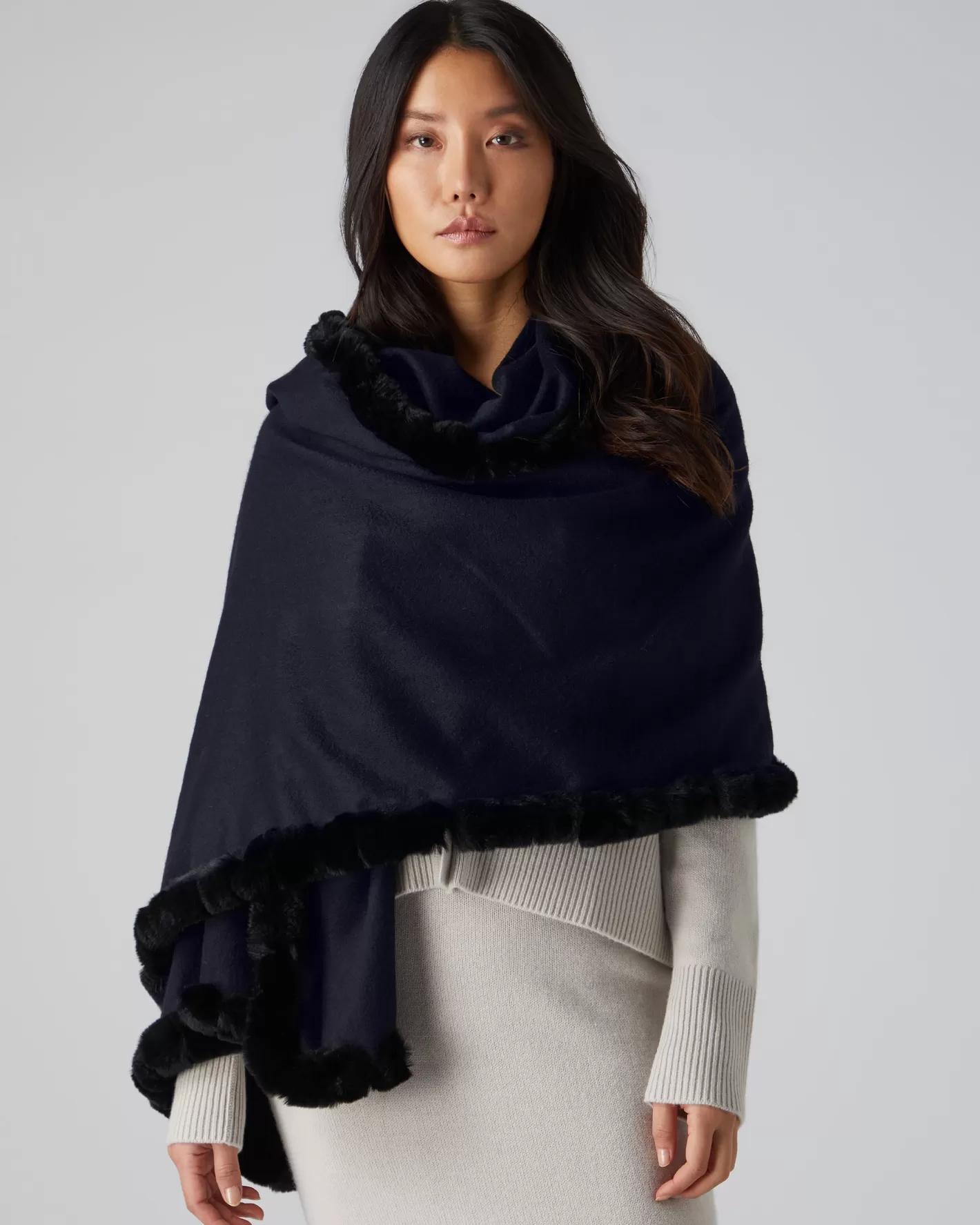 N.Peal Women's Meribel Woven Fur Trim Cashmere Shawl*Women Pashminas, Wraps & Shawls | Fur Trim Accessories