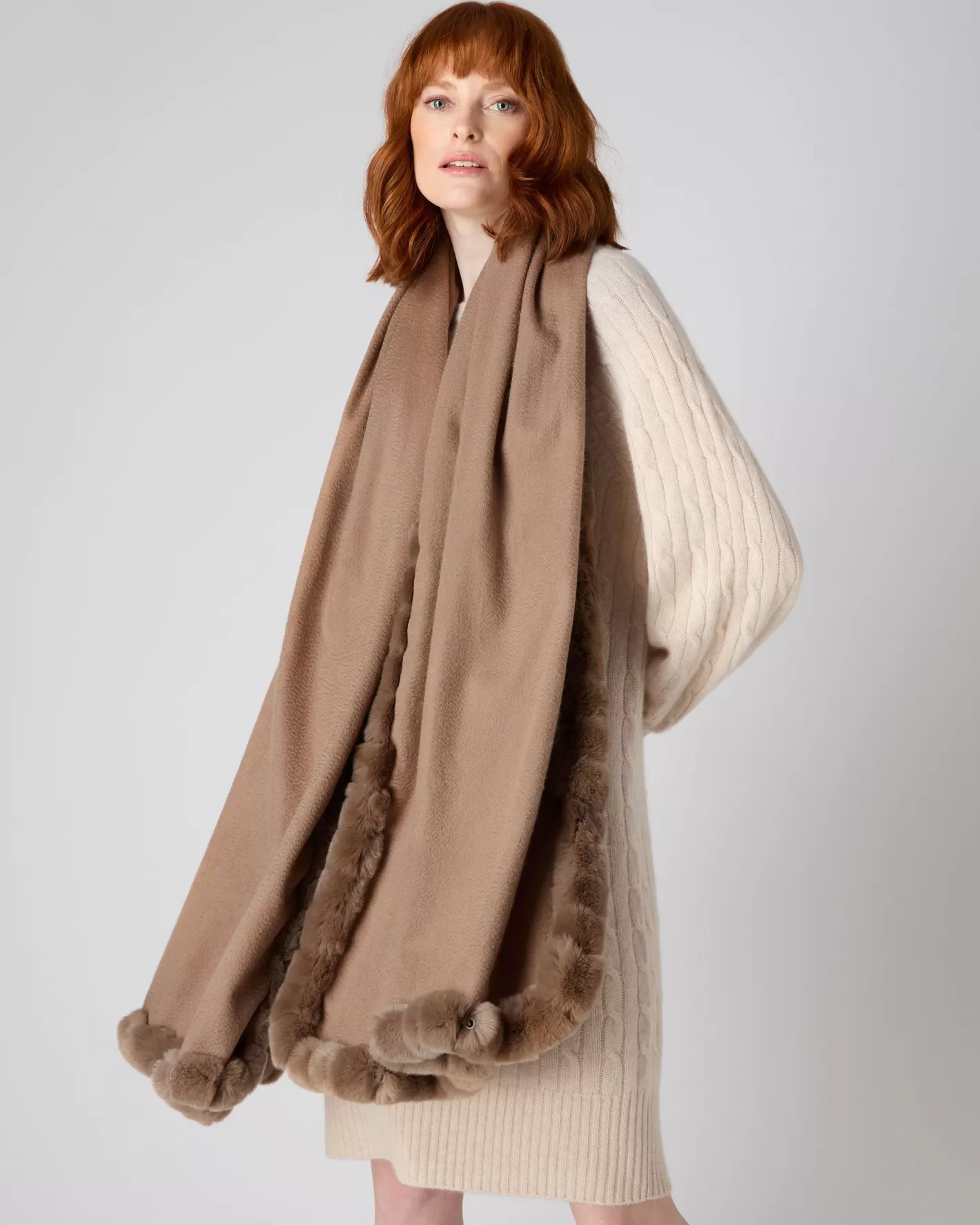 N.Peal Women's Meribel Woven Fur Trim Cashmere Shawl*Women Fur Trim Accessories | Pashminas, Wraps & Shawls