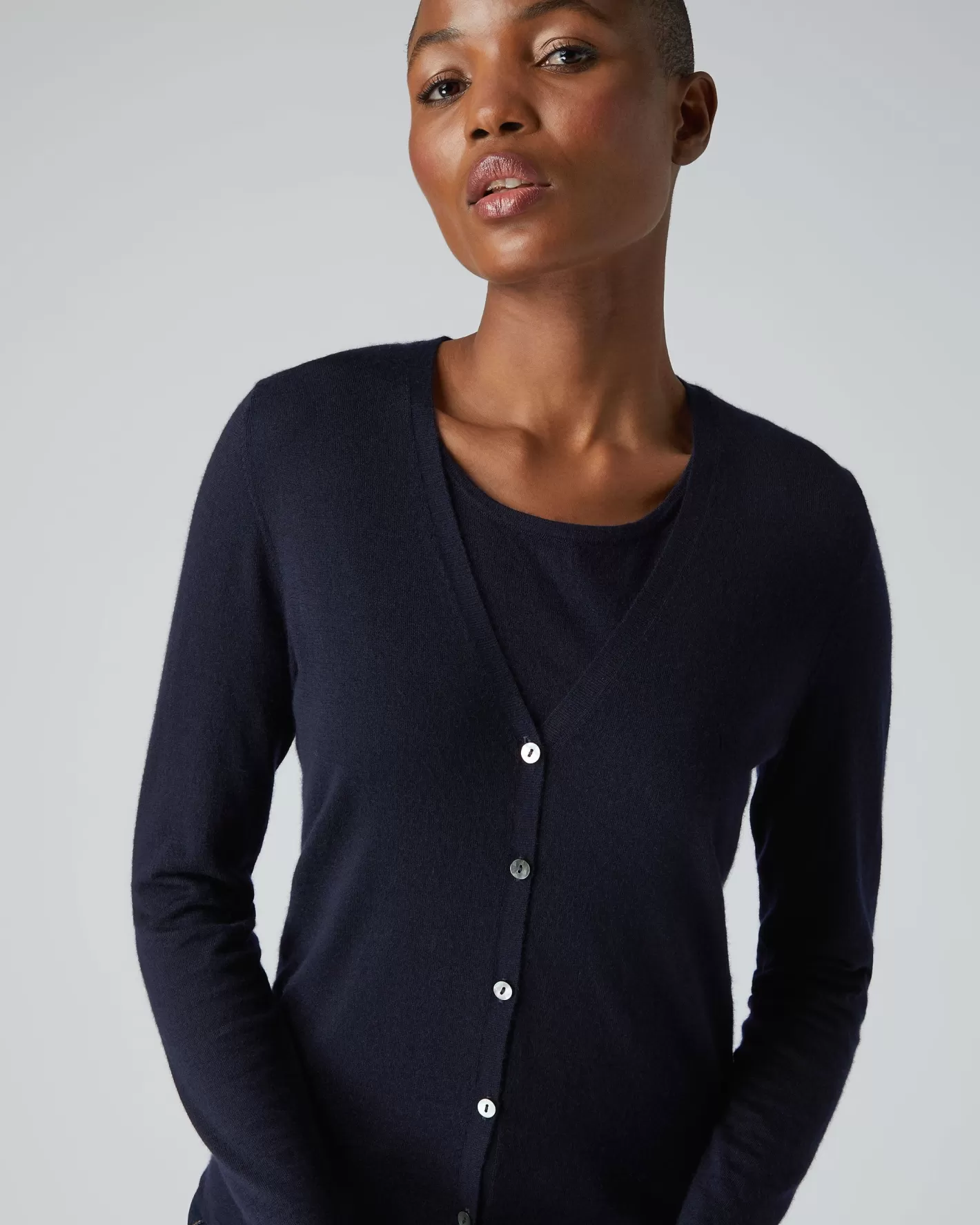 N.Peal Women's Mia Superfine Cashmere V Neck Cardigan*Women Navy | Blue