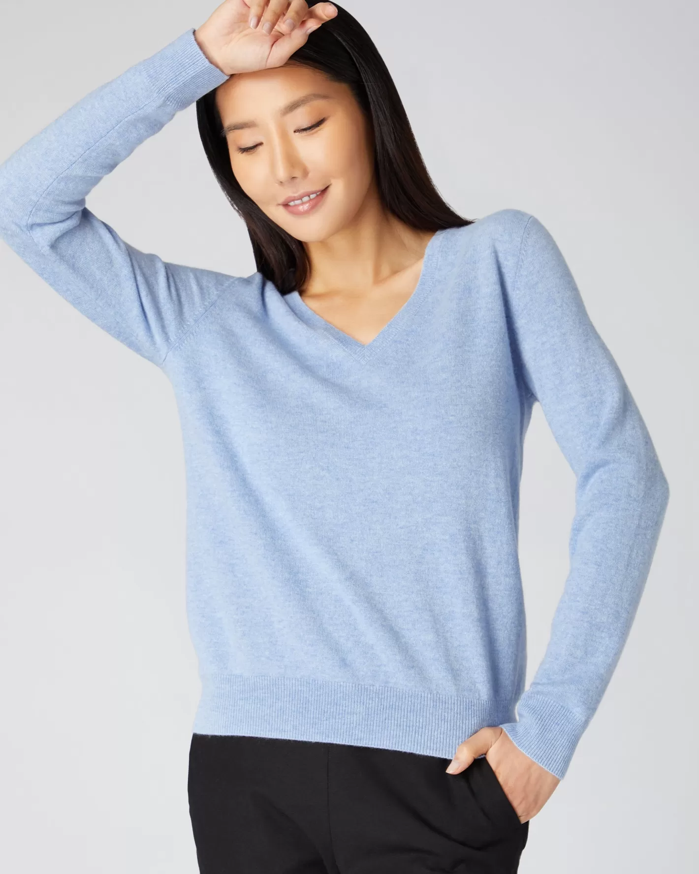 N.Peal Women's Phoebe V Neck Cashmere Sweater*Women Blue | Classic Cashmere