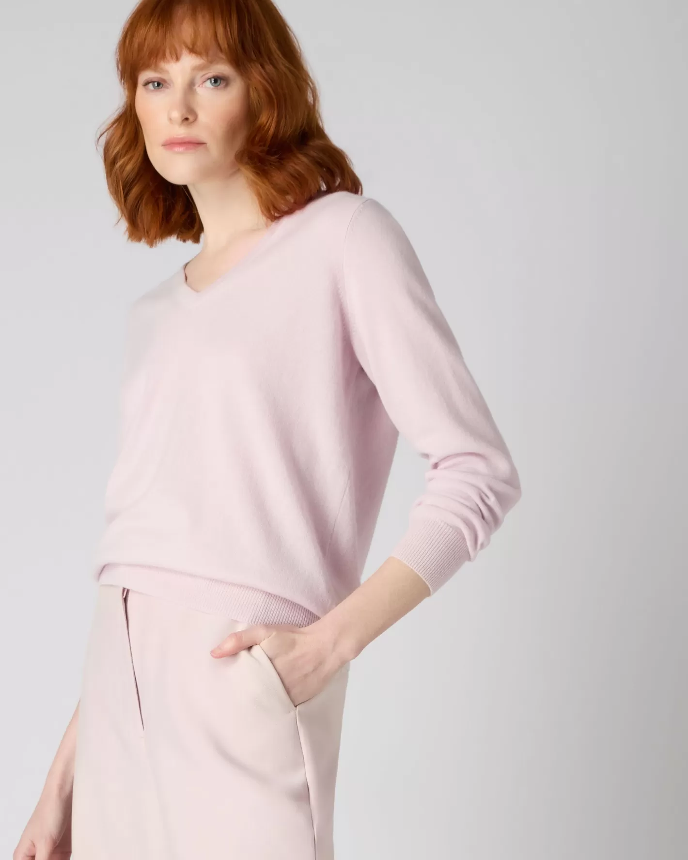 N.Peal Women's Phoebe V Neck Cashmere Sweater*Women Pink | Classic Cashmere